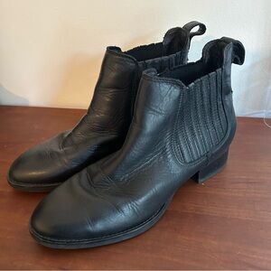 Ariat 100% Leather Low Ankle Chelsea Boot